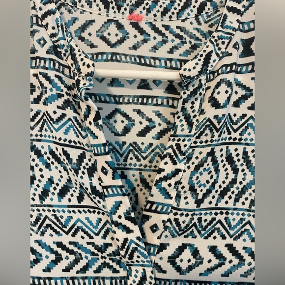 Aztec Print Sleeveless Top - Picture 3 of 7